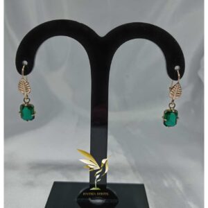 Arete largo 2.5 cms piedra Verde - Oro 10K - Code ALVE