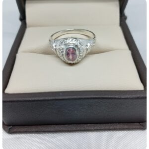 Anillo Graduacion Kinder Piedra Rosada – Plata – Code AKR04